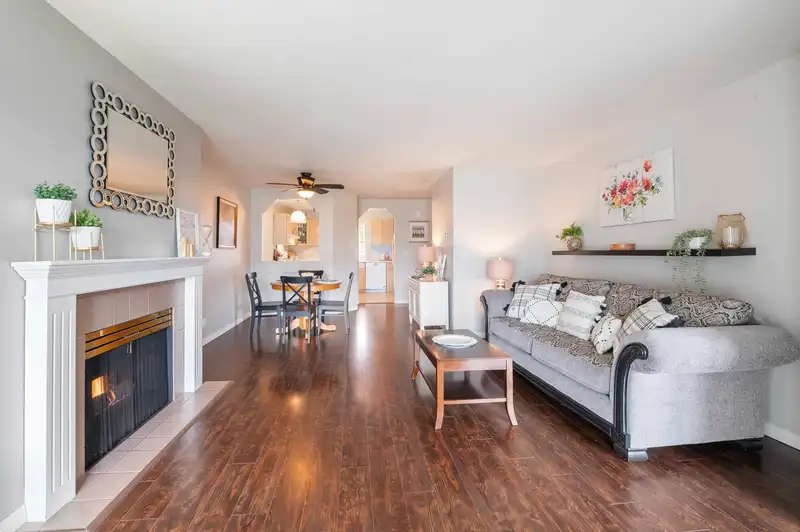 307 4955 RIVER ROAD - photo 3 of 32