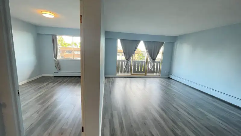305 235 E 13TH STREET - photo 4 of 31