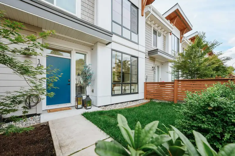 10 23183 136 AVENUE - photo 1 of 40