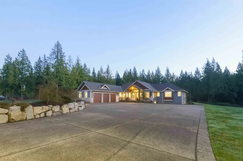 28650 104 AVENUE - photo 1 of 25