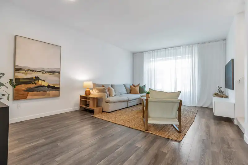 103 15268 28 AVENUE - photo 2 of 40