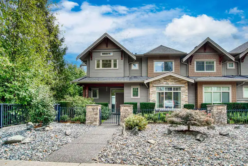 107 3458 BURKE VILLAGE PROMENADE - photo 2 of 33