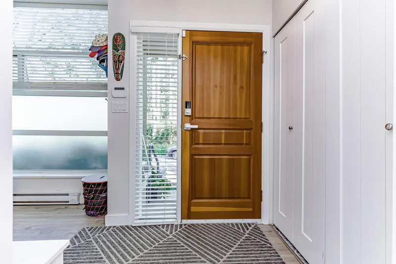 2162 E KENT AVENUE SOUTH - photo 3 of 25