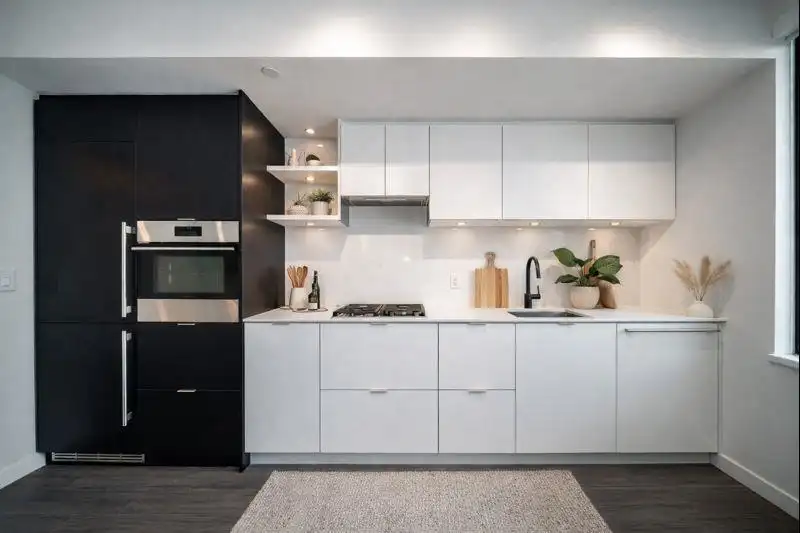 512 210 E 5TH AVENUE - photo 3 of 19