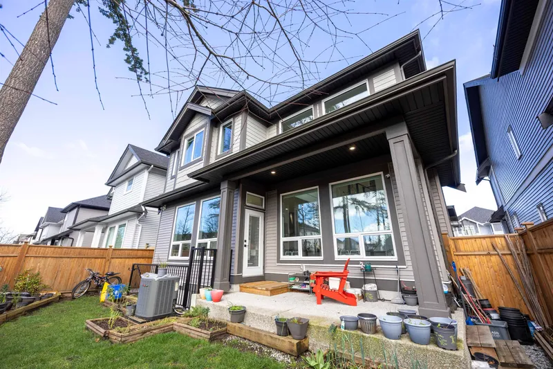 20530 77A AVENUE - photo 3 of 25