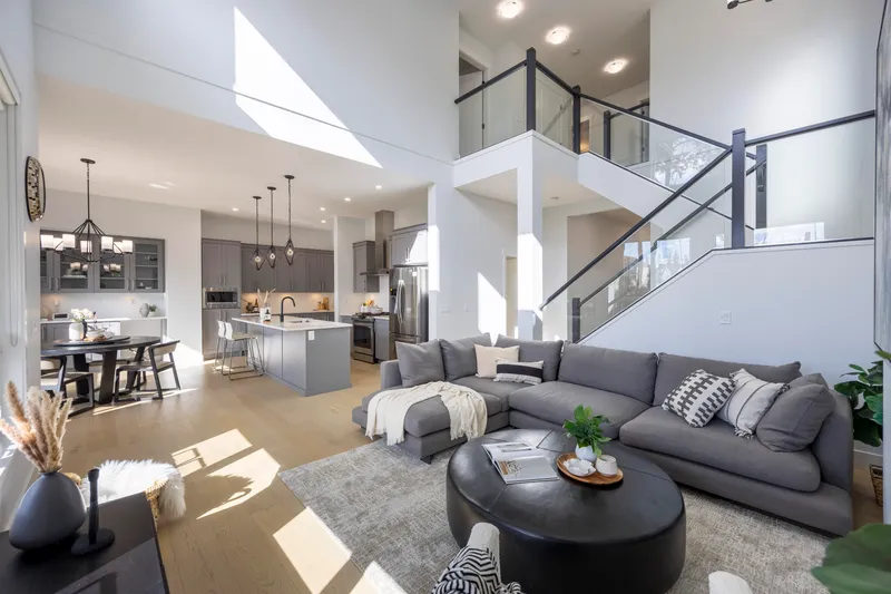 20530 77A AVENUE - photo 4 of 25