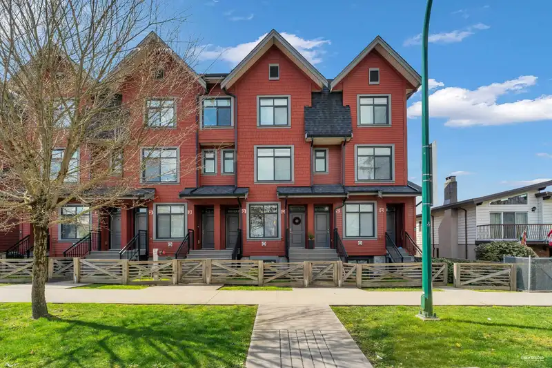 5795 WALES STREET - photo 1 of 40