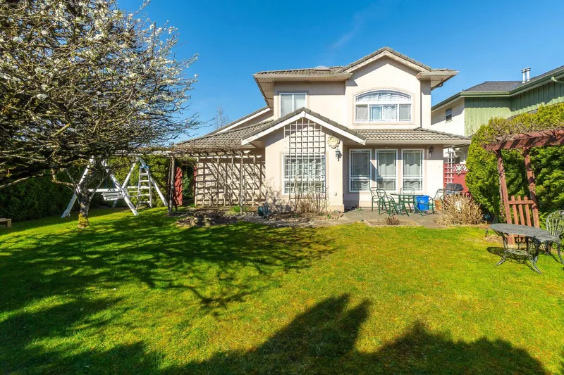 10970 155 STREET - photo 3 of 19