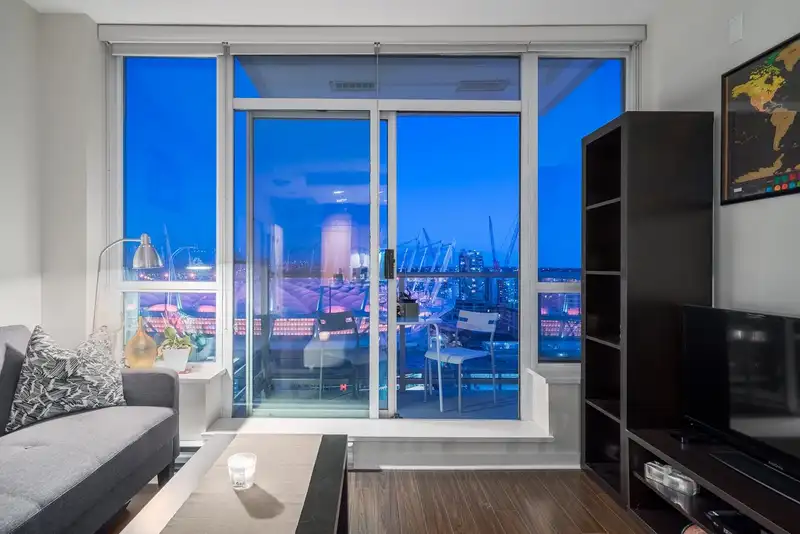1905 821 CAMBIE STREET - photo 4 of 18