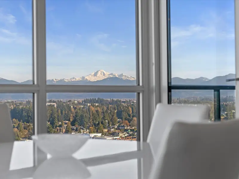 2304 2180 GLADWIN ROAD - photo 3 of 24