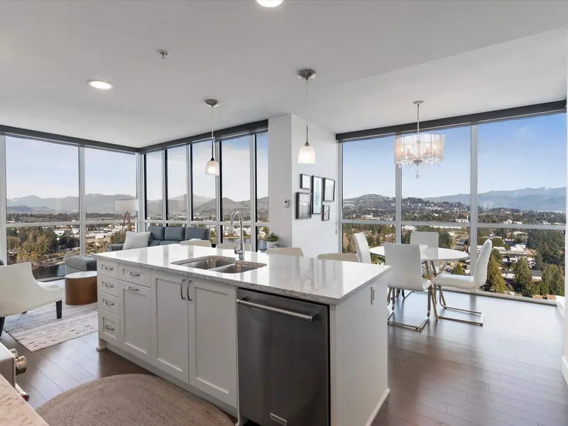 2304 2180 GLADWIN ROAD - photo 4 of 24