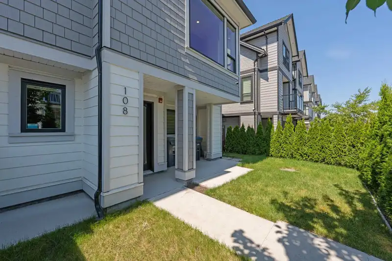 108 JARDINE STREET - photo 4 of 36