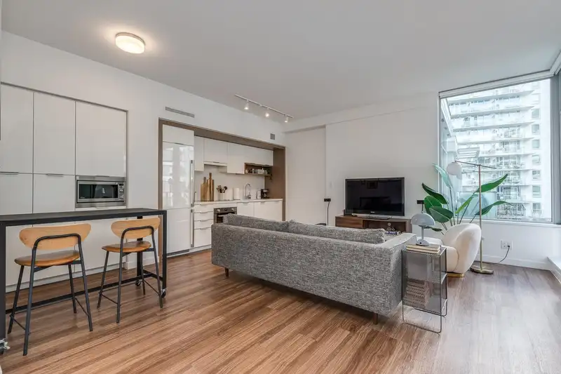 516 1661 QUEBEC STREET - photo 3 of 20
