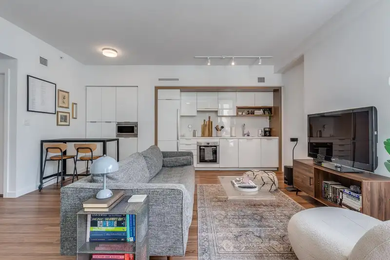516 1661 QUEBEC STREET - photo 4 of 20