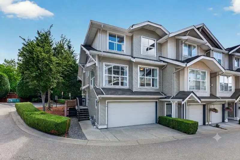 78 20460 66 AVENUE - photo 1 of 40