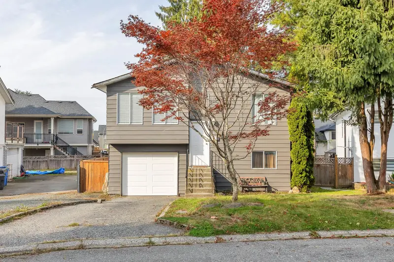 3419 JUNIPER CRESCENT - photo 2 of 25