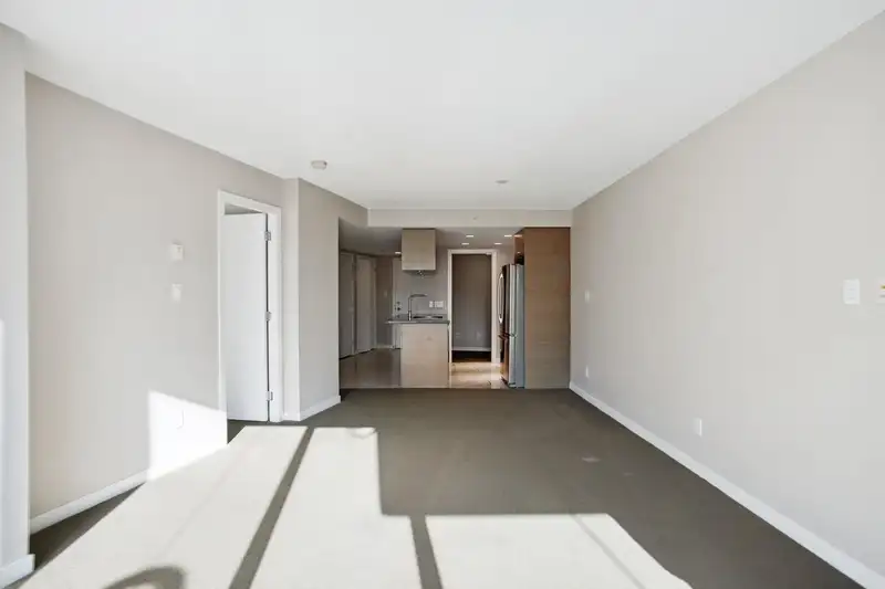 607 833 SEYMOUR STREET - photo 4 of 17