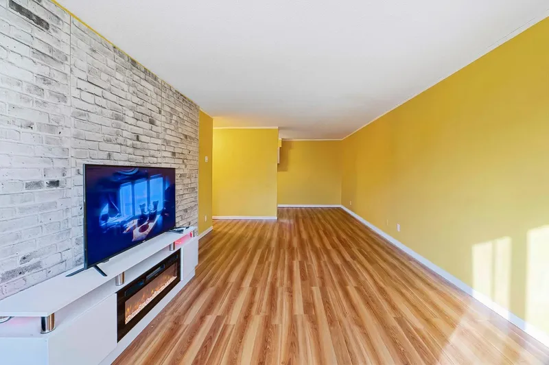 325 11806 88 AVENUE - photo 3 of 25