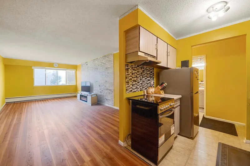 325 11806 88 AVENUE - photo 4 of 25