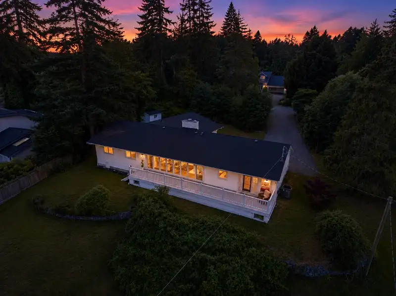 638 KING GEORGES WAY - photo 2 of 24