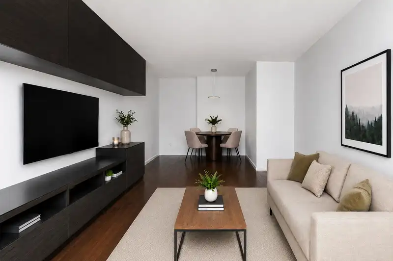 304 827 W 16TH STREET - photo 2 of 19