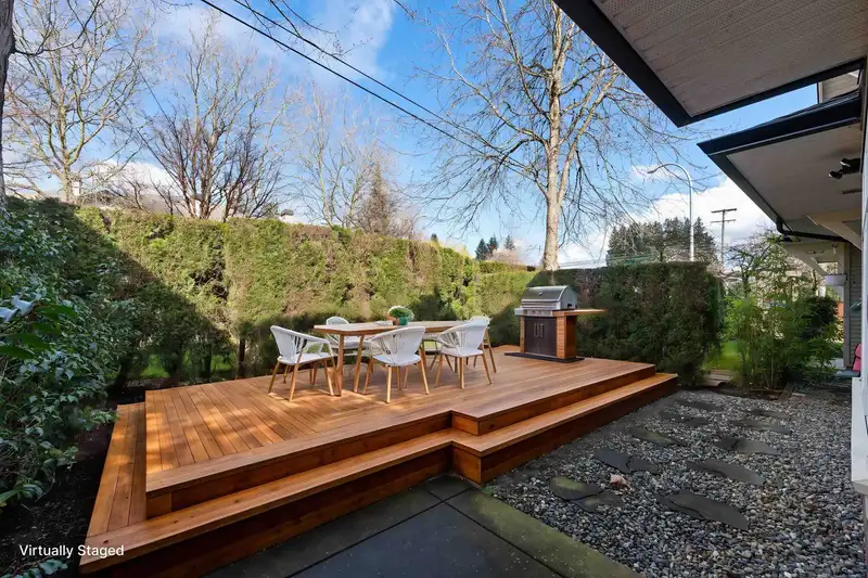 56 15968 82 AVENUE - photo 1 of 37