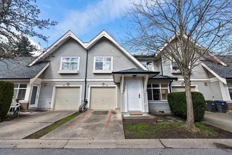 56 15968 82 AVENUE - photo 4 of 37