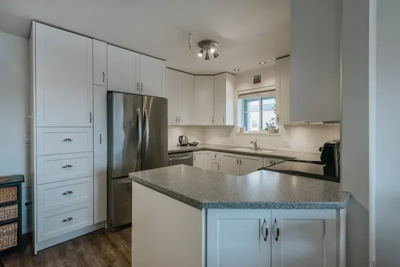 45 689 PARK ROAD - photo 3 of 25