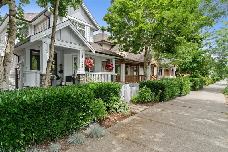21069 83 AVENUE - photo 2 of 37