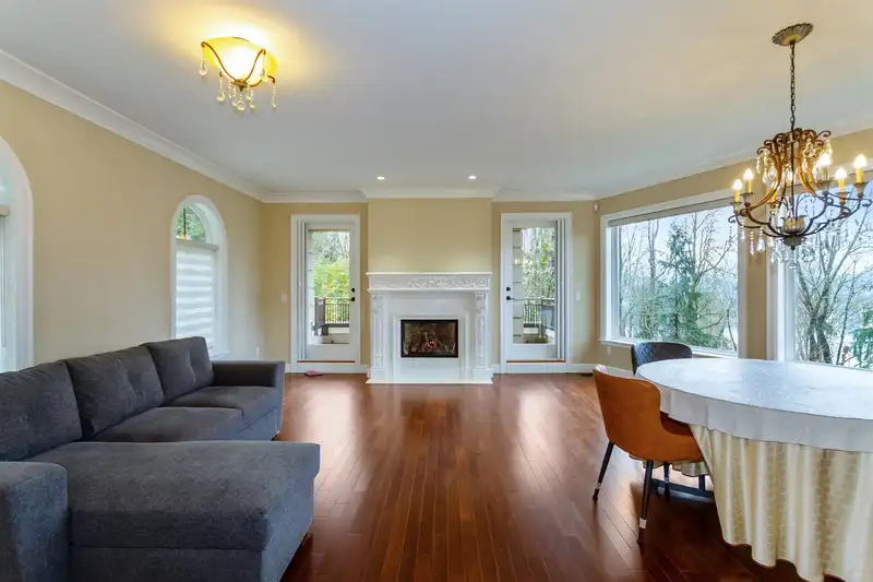 5521 BESSBOROUGH DRIVE - photo 3 of 40