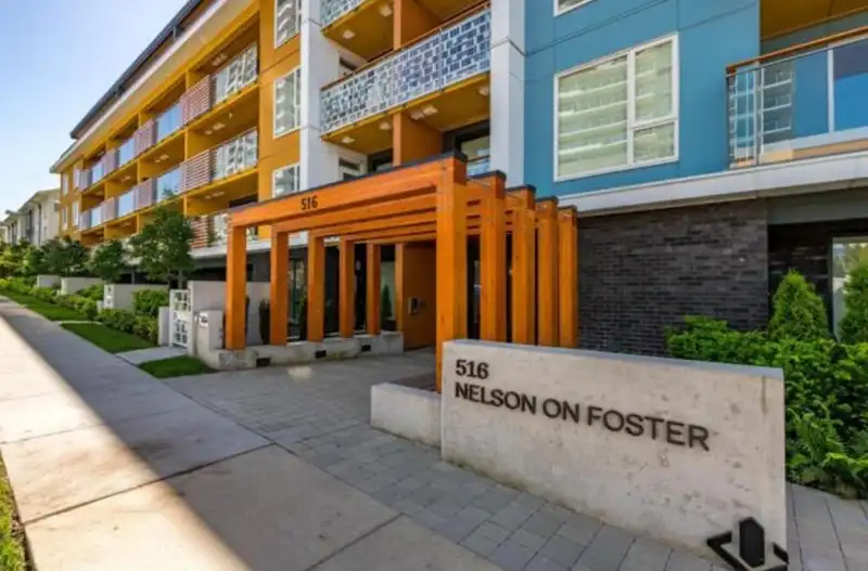 514 516 FOSTER AVENUE - photo 1 of 14