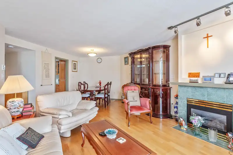 903 6088 MINORU BOULEVARD - photo 4 of 19
