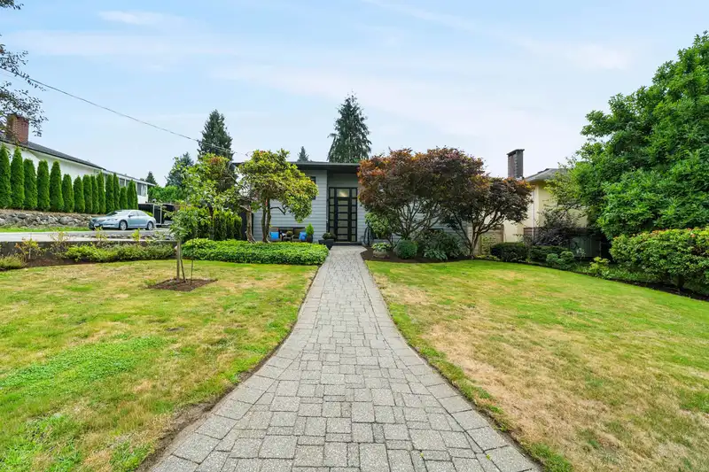 930 STARDALE AVENUE - photo 2 of 37