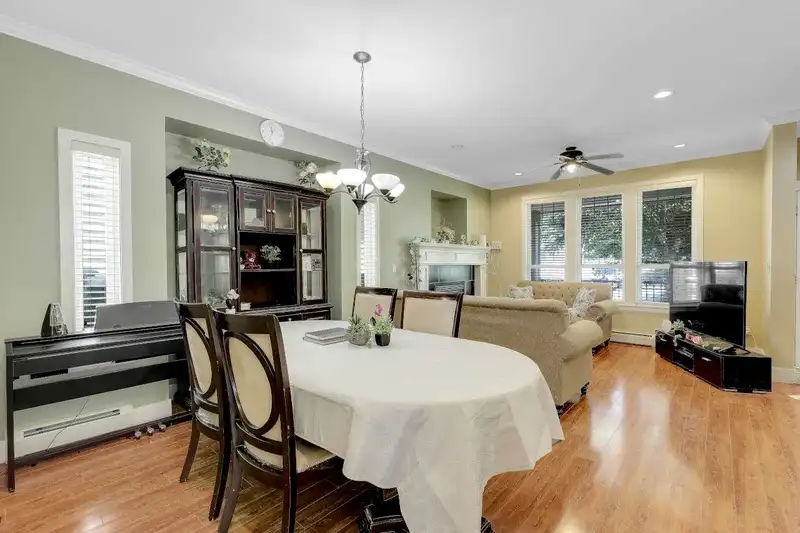 13542 80A AVENUE - photo 2 of 40