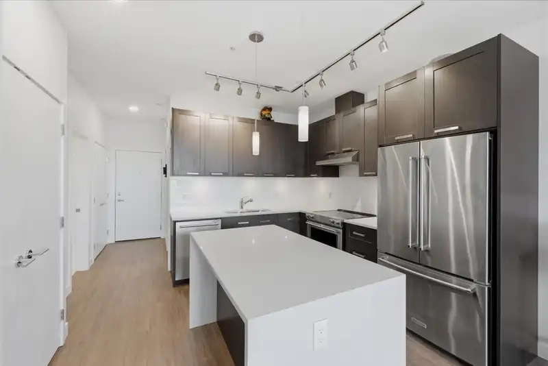 511 5638 201A STREET - photo 3 of 17