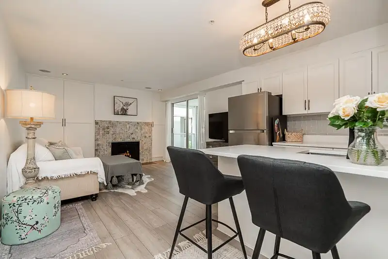 207 2175 W 3RD AVENUE - photo 3 of 31