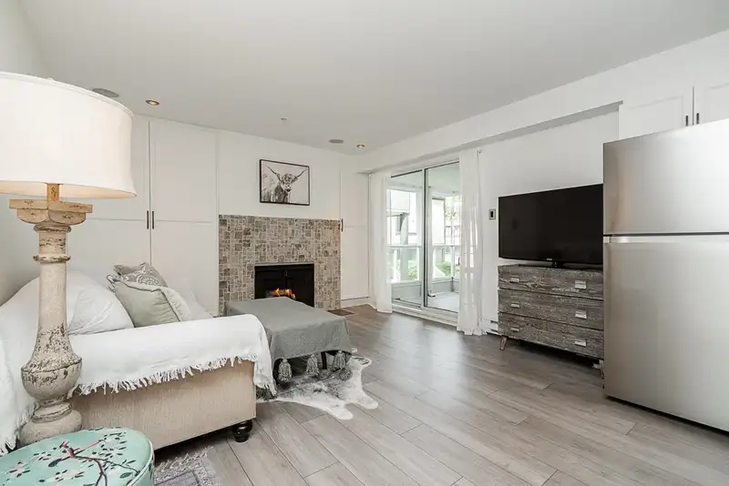207 2175 W 3RD AVENUE - photo 4 of 31