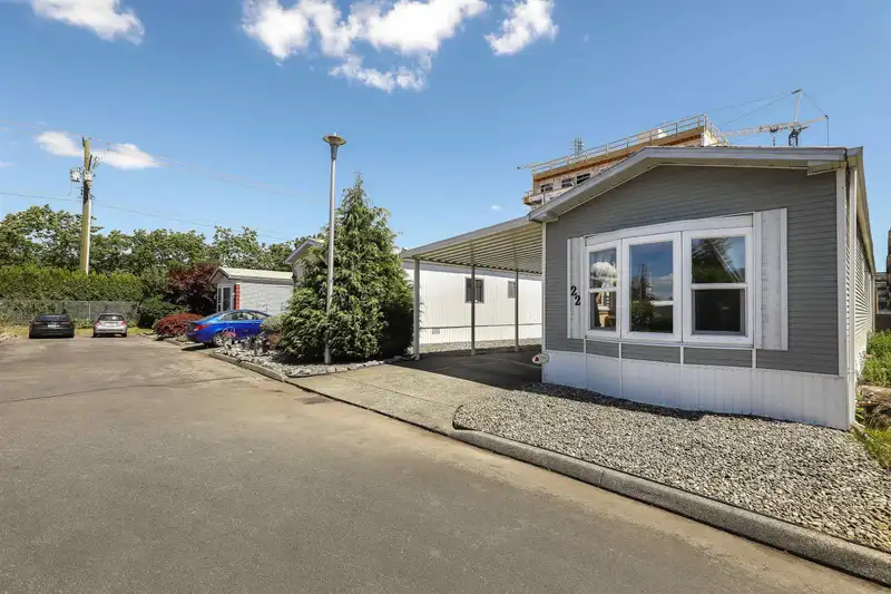 22 8670 156 STREET - photo 1 of 19