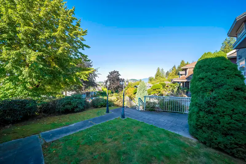 7371 UNION STREET - photo 2 of 40