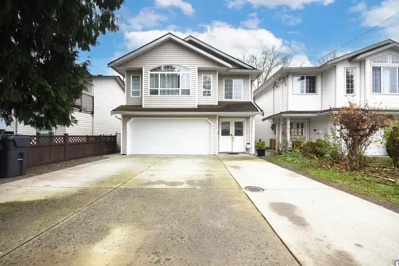 2140 FRASER AVENUE - photo 1 of 36