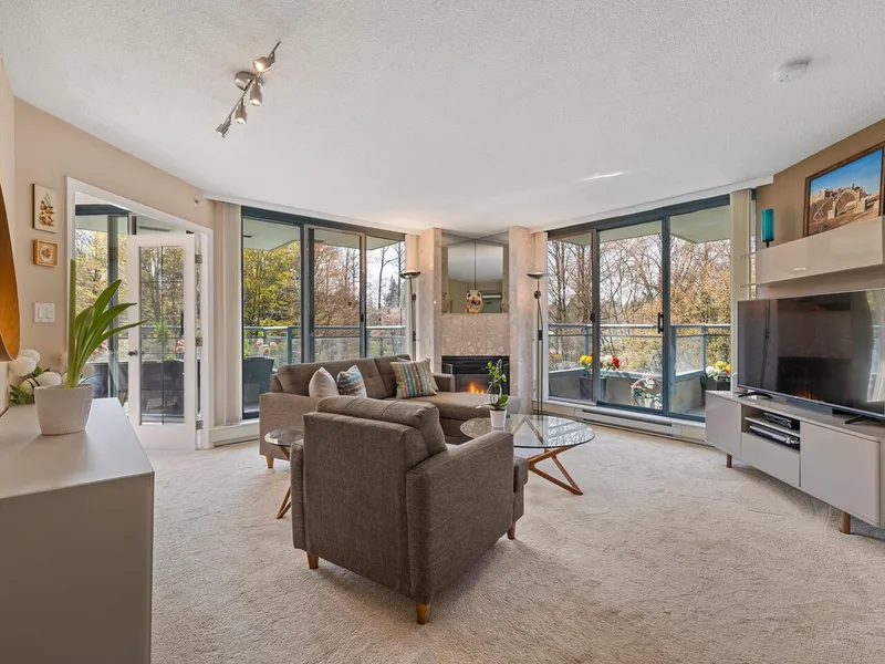 203 13353 108 AVENUE - photo 2 of 25