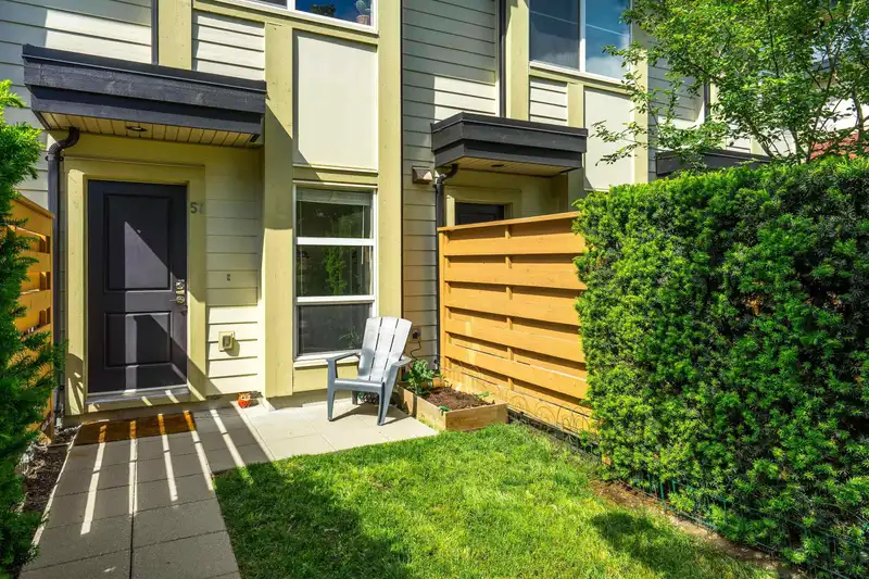57 19477 72A AVENUE - photo 1 of 24