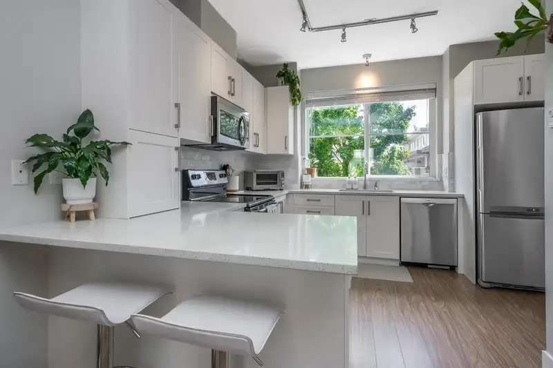 57 19477 72A AVENUE - photo 2 of 24