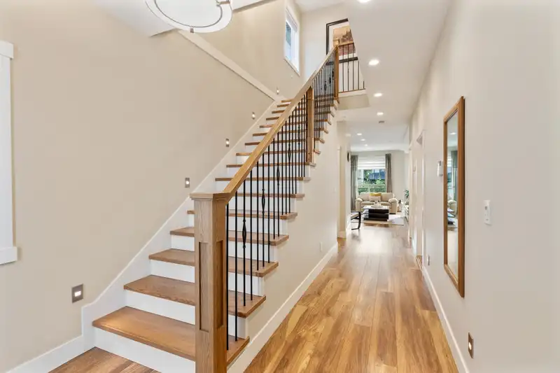 23082 135 AVENUE - photo 4 of 40