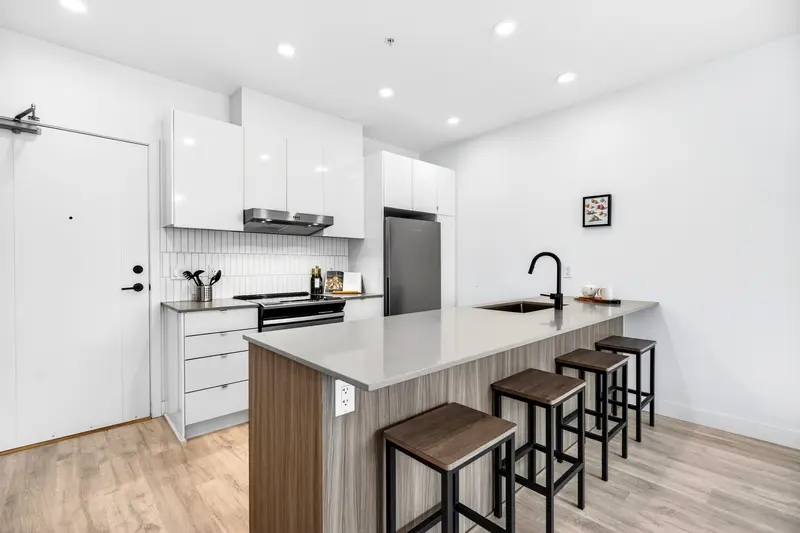 608 32838 LANDEAU PLACE - photo 2 of 24