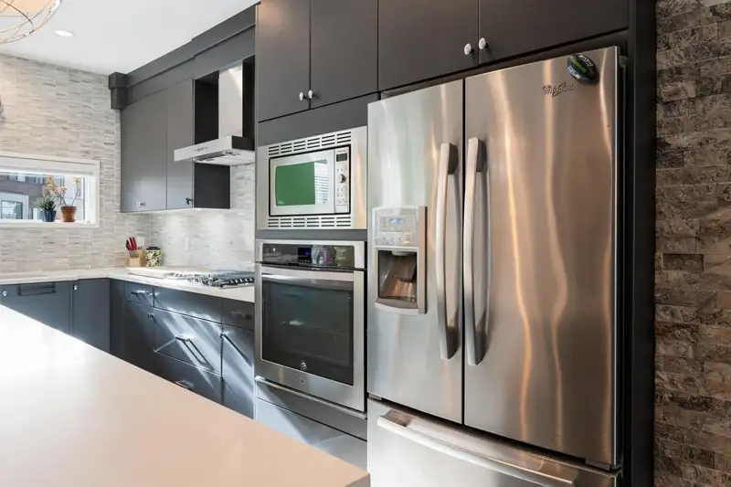 20 15688 28 AVENUE - photo 2 of 34