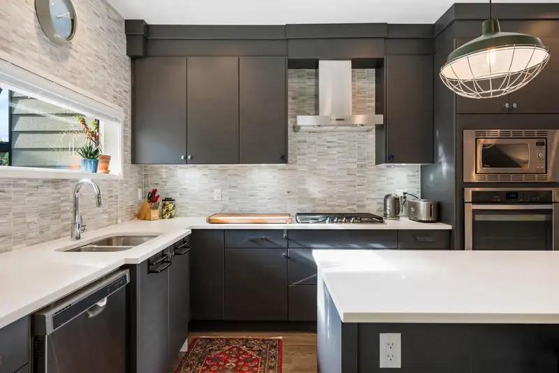 20 15688 28 AVENUE - photo 3 of 34