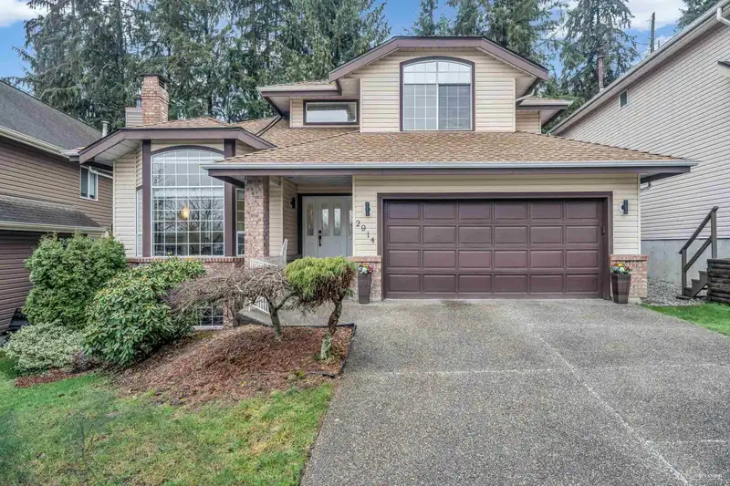 2914 VALLEYVISTA DRIVE - photo 1 of 40