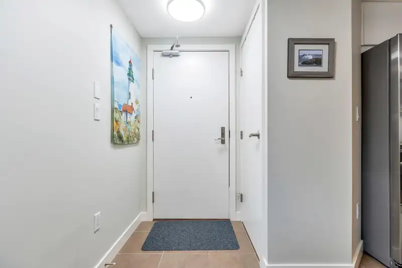 204 2940 KING GEORGE BOULEVARD - photo 3 of 36