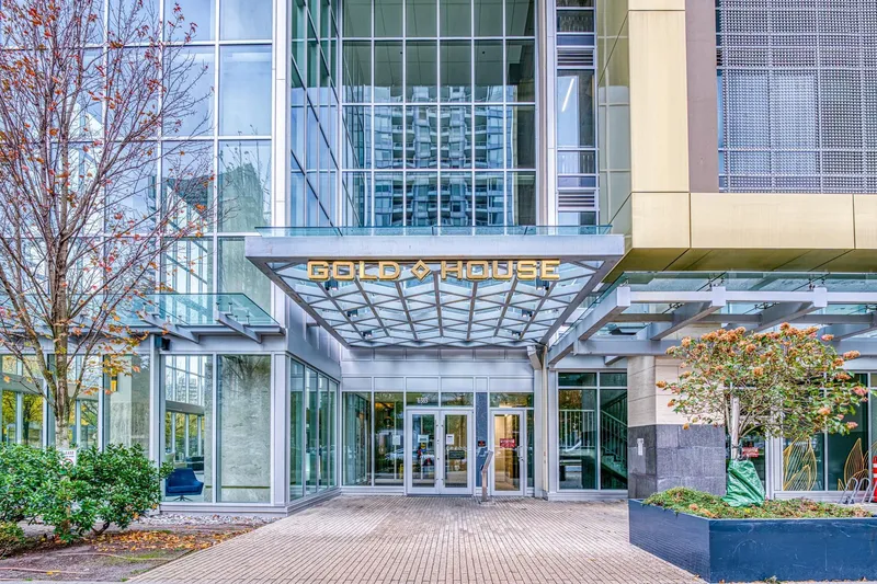 3104 6383 MCKAY AVENUE - photo 1 of 16